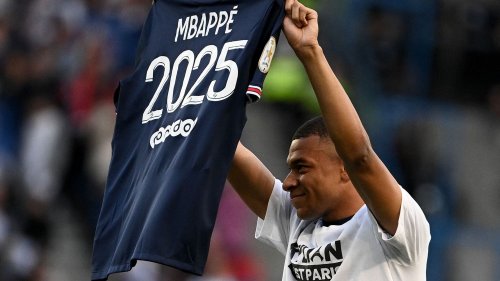 Kylian Mbappé au PSG jusqu'en 2025 : le footballeur "va pouvoir construire l'équipe autour de lui, pour lui", estime un spécialiste