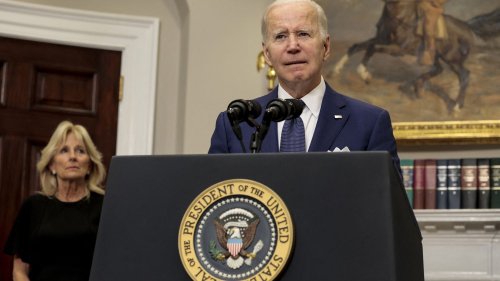 "Il est temps de transformer la douleur en action" : après la tuerie d'Uvalde, le président américain Joe Biden appelle à affronter le lobby des armes