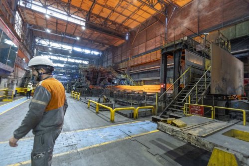 Suppressions de postes chez ArcelorMittal : 385 licenciements annoncés en France dont 113 à Florange, "ils détruisent nos vies"