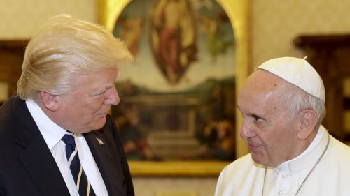 "Il est arrivé en Italie, alors on s’en va" : la présence de Donald Trump à Rome pour les funérailles du pape François dérange certains fidèles