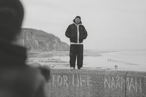 "Jamais né, jamais mort" : le bel hommage du rappeur Cheeko à Naâman, le chanteur de reggae mort à 34 ans
