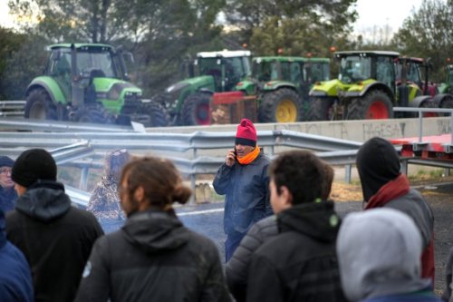 Colère des agriculteurs catalans : les autoroutes A9 et AP7 restent fermées jusqu'à nouvel ordre au sud de Perpignan