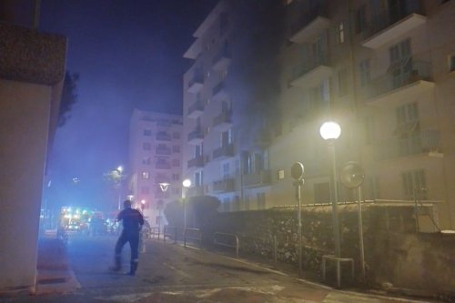 Un incendie dans un immeuble à Nice a coupé la circulation de la route et du tramway mercredi soir