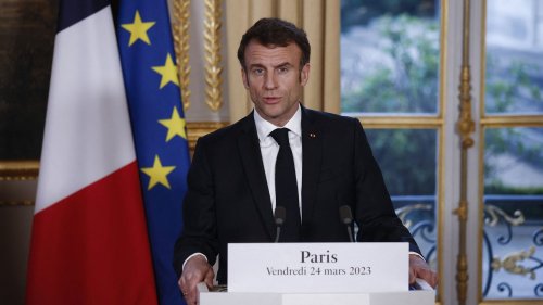 En cas d'"énorme crise", le président peut s'en remettre aux électeurs, déclare Emmanuel Macron dans une interview pour "Pif"