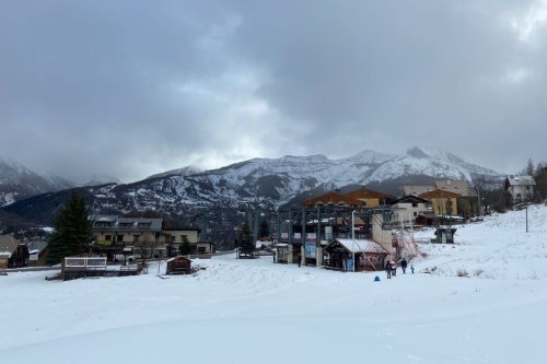 Pour attirer les saisonniers, la station de ski du Val d'Allos leur propose un logement