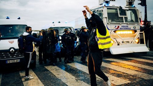 Les policiers ont blessé plus de 120 000 personnes dans des manifestations dans le monde entier depuis 2015, selon un rapport
