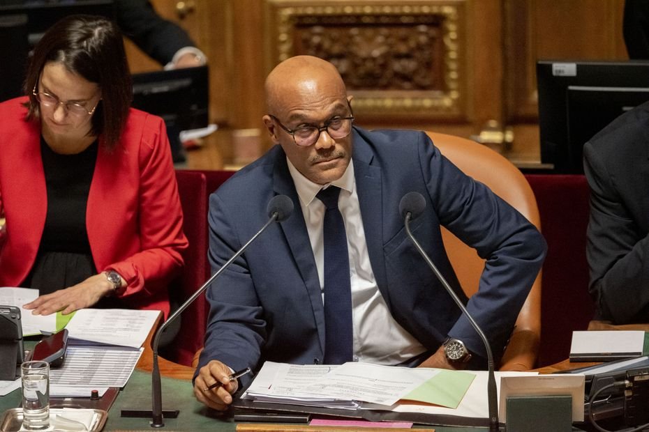 Sargasses aux Antilles : face à une "une exigence sanitaire vitale", le sénateur Dominique Théophile réclame l'aide de l'État