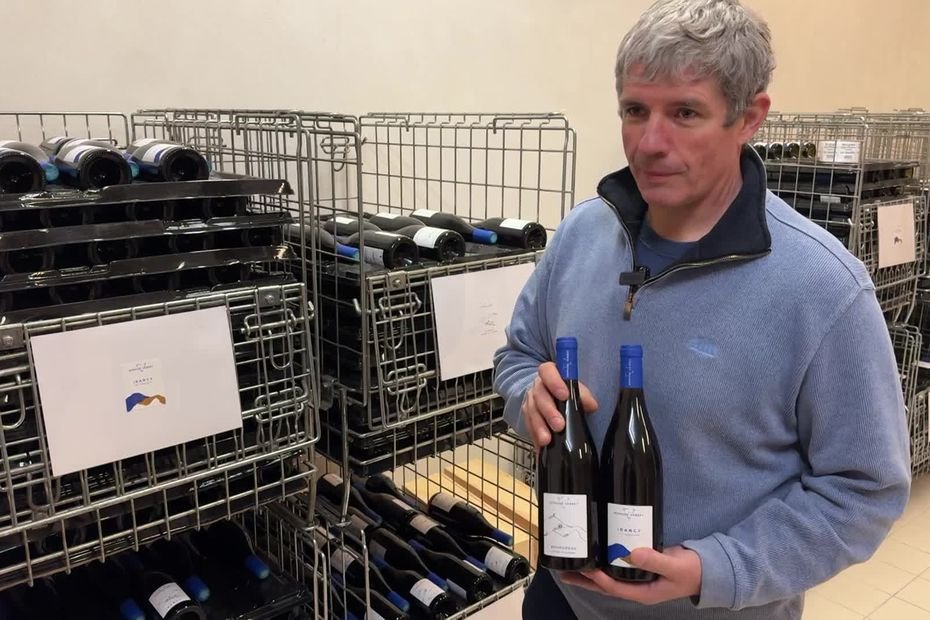 Pour réduire leur bilan carbone, ces viticulteurs réduisent le poids… de leurs bouteilles : « nous avons un rôle à jouer »