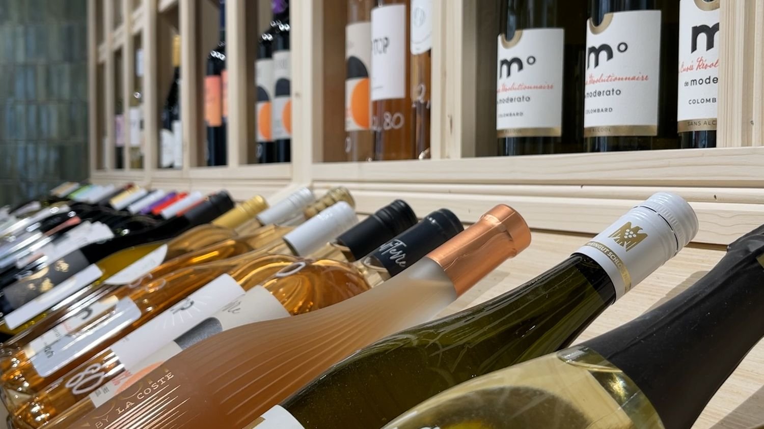 : Reportage À Bordeaux, le vin sans alcool tente de se faire une place