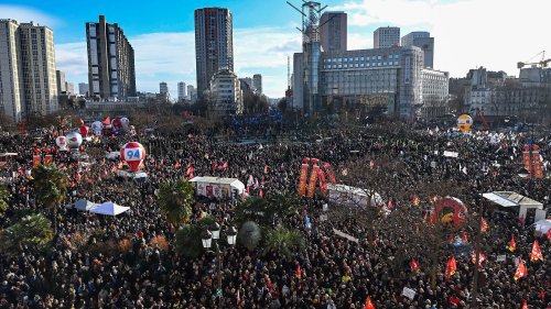 Grève contre la réforme des retraites : 1,27 million de personnes ont manifesté dans toute la France selon la police, plus de 2,5 millions selon les syndicats