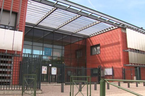 Valence : Son fils avait crié Allah Akbar lors d'un hommage à Samuel Paty, opposé à la sanction il avait menacé d'incendier le collège et sera jugé le 20 janvier 2022