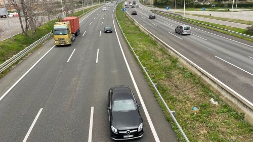                    "Le trafic des camions a été multiplié par deux" : sur l’autoroute qui relie la France à Barcelone, la suppression des péages se traduit par une dégradation des conditions de circulation