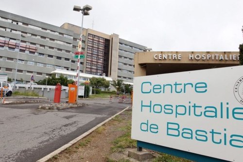 Hôpital de Bastia : après les annonces d'Emmanuel Macron, professionnels de santé comme élus attendent des précisions