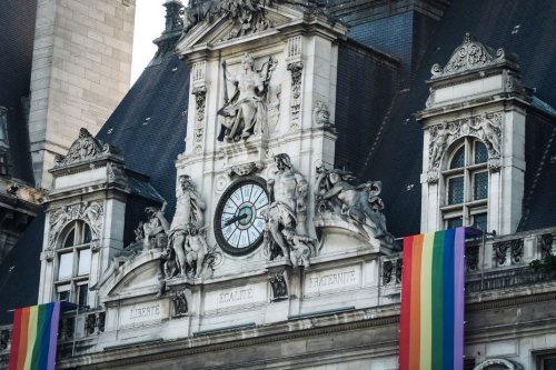 LGBT+ : la mairie de Paris souhaite mieux accueillir les personnes transgenres