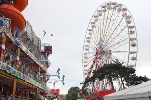 Face aux vidéos de violences sur les réseaux sociaux, la Foire du Trône tente de changer son image