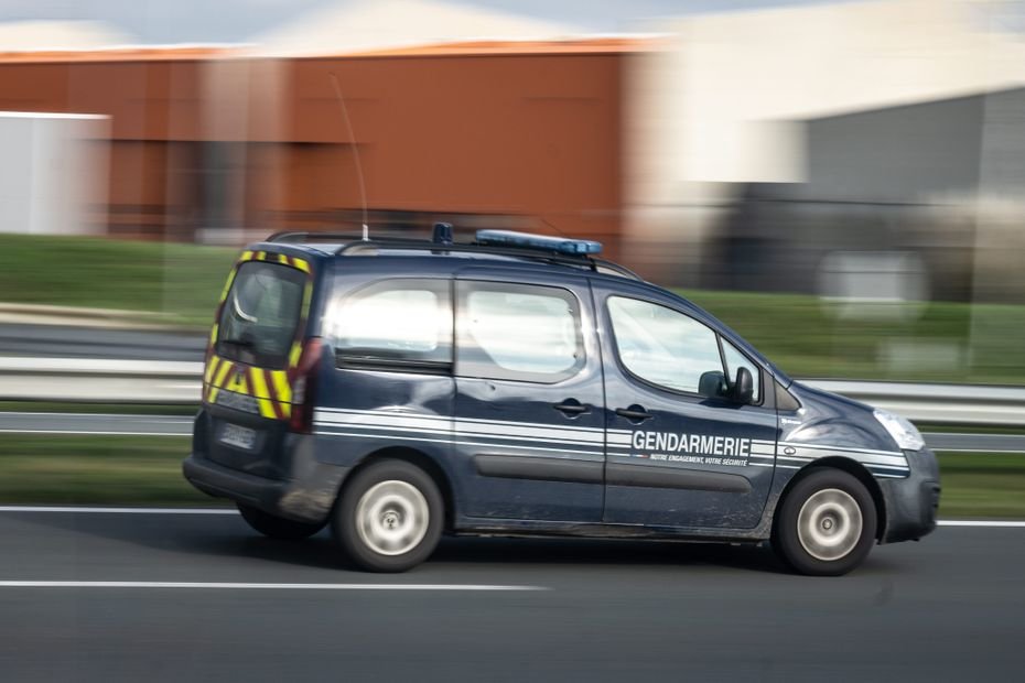 Une enquête ouverte et un septuagénaire placé en garde à vue après la mort d'un homme de 50 ans, poignardé en pleine rue