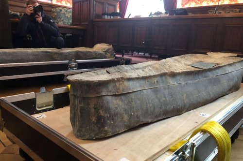 Les premiers secrets des sarcophages en plomb de Notre-Dame de Paris dévoilés à Toulouse