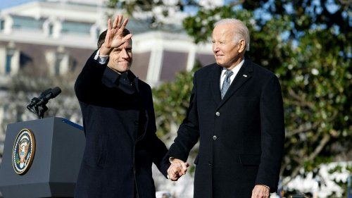 Vidéo "Il nous faut savoir redevenir frères d'armes", dit Emmanuel Macron à Joe Biden, à son arrivée à la Maison Blanche