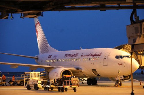 TEMOIGNAGE. Les passagers de Tunisair, "à bout de nerfs" après "deux nuits par terre", à l'aéroport de Marseille