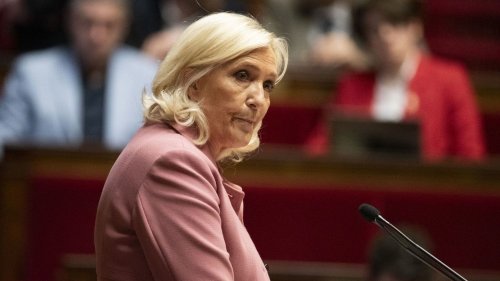 Présidentielle 2027 : "Si je suis interdite de me présenter", ce sera "profondément antidémocratique", estime Marine Le Pen