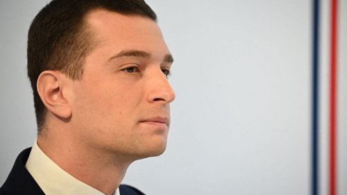 "En cas de dissolution de l'Assemblée, le RN ne présentera pas de candidats dans les circonscriptions où les députés LR voteront" la motion de censure, affirme Jordan Bardella