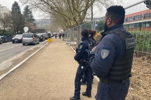 Adolescent de 17 ans mortellement poignardé dans une rixe devant un lycée en Essonne : que s'est-il passé ?