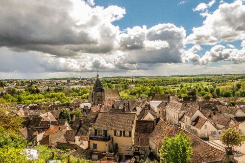 “Elle mérite d’être connue” : deux blogueurs font découvrir les secrets d’Epernon, la cité de caractère d'Eure-et-Loir
