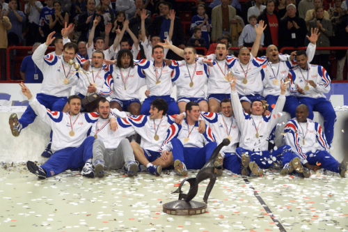 Février 2001 : les "Costauds" sont sacrés champions du monde de handball à Paris