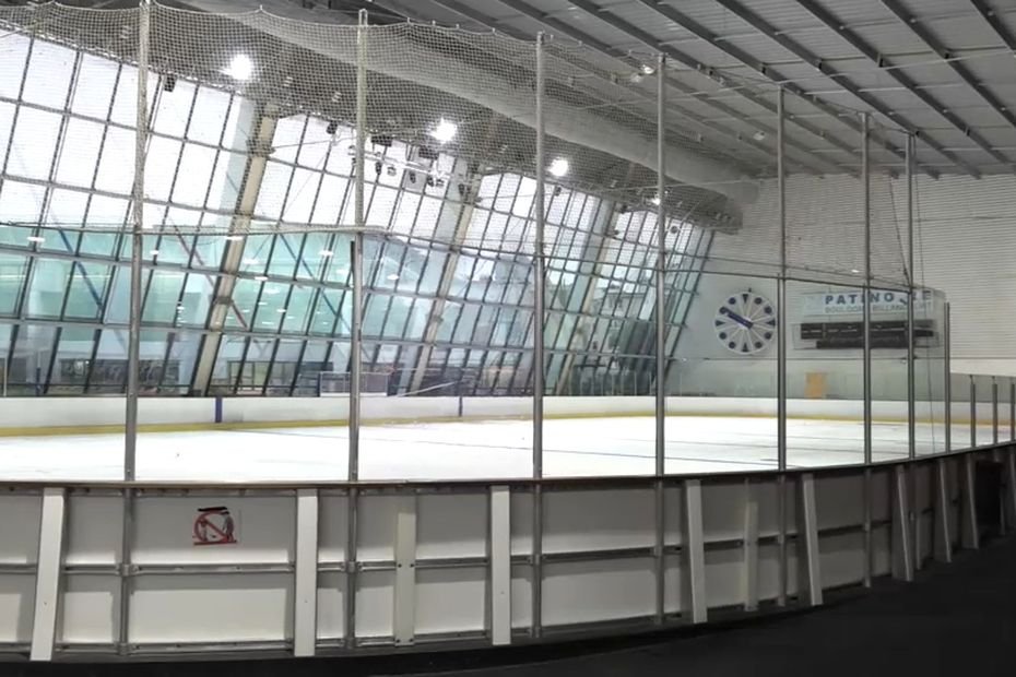 "C'est vraiment un choc ! Quand on passe devant le bâtiment fermé", le désarroi des licenciés de la patinoire de Boulogne