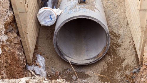 Sécheresse : un cinquième de l'eau potable en France est-il perdu en fuites dues à de vieilles canalisations ?