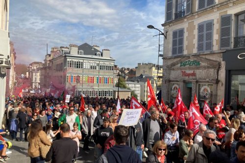 Réforme des retraites : "Macron nous fait la guerre", à Bordeaux, Pau, Périgueux ou Bayonne, des manifestants très remontés