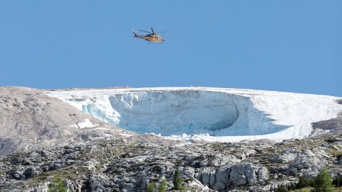 Effondrement d'un glacier en Italie : "C'est un signe dramatique d'une problématique qui est beaucoup plus globale", estime un guide de haute montagne