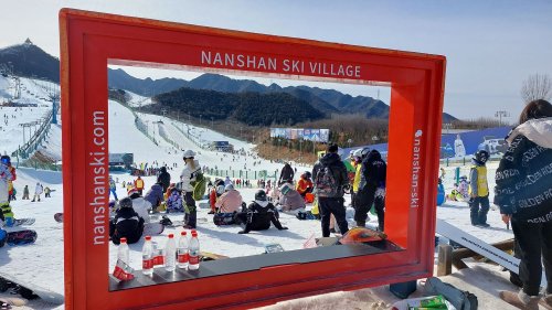 Reportage Libérés du Covid, les Chinois se ruent sur les stations de ski : "Si les mesures sanitaires avaient été maintenues, j’aurais fini par avoir des problèmes mentaux"
