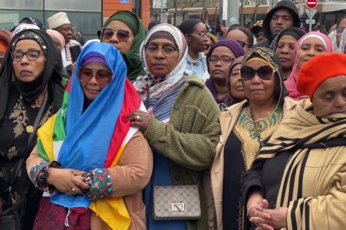 Les Comoriens manifestent pour dénoncer l'augmentation des prix des billets d'avion pour se rendre sur leurs îles