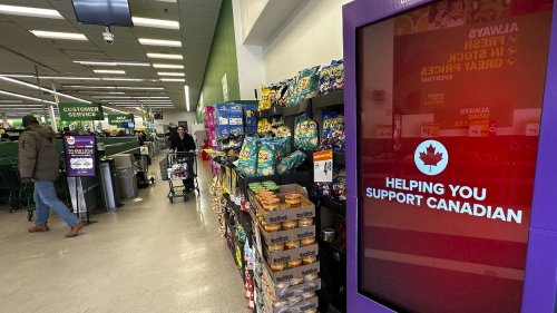 "On a fait ça simple et on est resté ici !" : face aux menaces de Donald Trump, ces Québécois privilégient les produits locaux et évitent la frontière