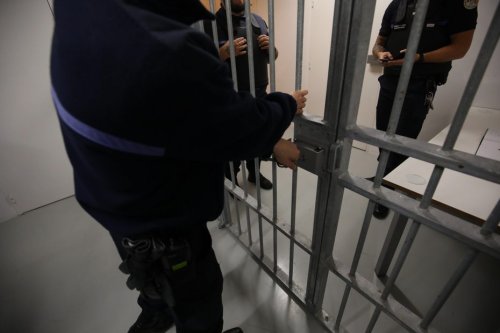 Soupçonnée d'organiser des Go Fast entre l'Espagne et Marseille, une surveillante de prison placée en détention provisoire