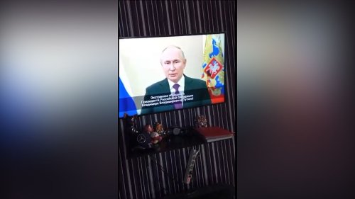 Guerre en Ukraine : après un piratage, un faux message de Vladimir Poutine à la radio et à la télévision russe annonce "l'invasion des troupes ukrainiennes"