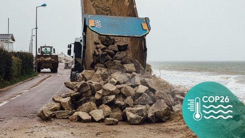 REPORTAGE. Face à la #MontéeDesEaux, le désarroi de Gouville-sur-Mer : "On ne pensait pas que ça arriverait si vite"