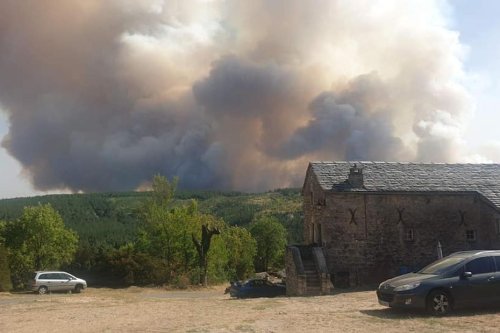 Incendie en Aveyron : la situation dégénère à Mostuéjouls avec un deuxième feu plus important vers la Lozère