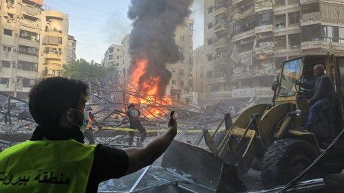 Guerre au Proche-Orient : Israël frappe un fief du Hezbollah près de Beyrouth, la capitale libanaise visée pour la troisième fois depuis la trêve