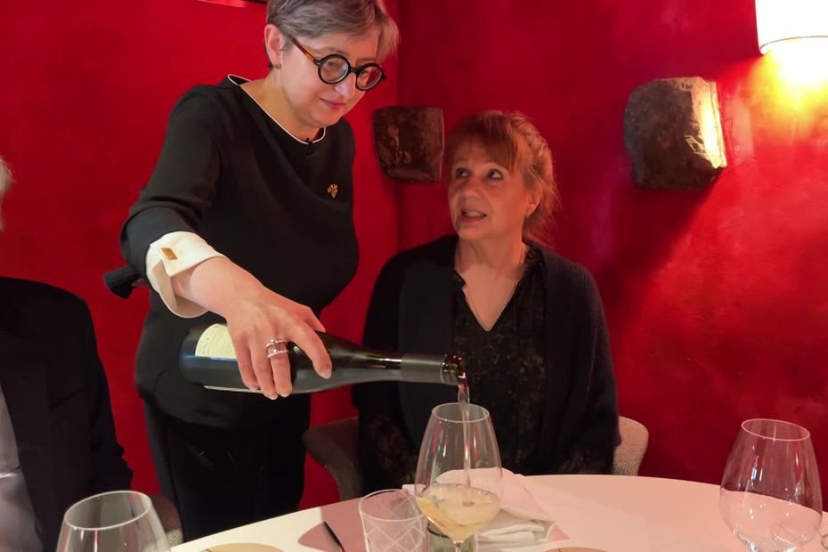 « Je respire, je réfléchis, je mange « vin », c’est ma vie » : sommelière mais aussi vigneronne, elle croit en « l’âme » du vin