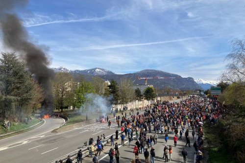 Grève du 28 mars à Chambéry : le tunnel des Monts fermé à la circulation pendant plus de 5 heures