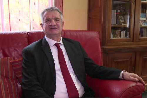 "J'en suis malade !" : les regrets de Jean Lassalle, qui doit rembourser 1,5 million d'euros après son alliance avec Willy Schraen