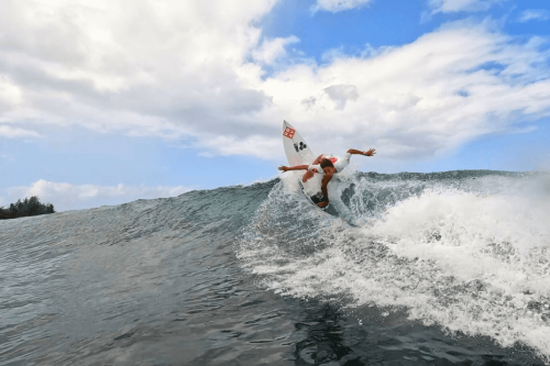 Surf : des conditions de vague plutôt timides pour la Coupe de Polynésie