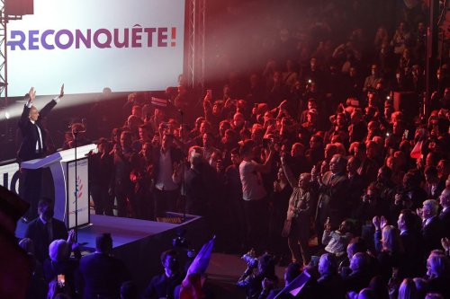 A Cannes, Eric Zemmour a appelé à "l'union des droites" entre électeurs du RN et de LR