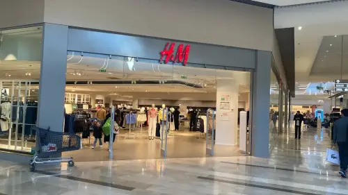 Haute-Garonne : une femme accouche dans un magasin H&M alors qu'elle venait acheter des vêtements pour bébé