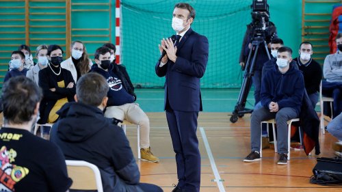 Droits d'inscription à l'université : "Je n'ai jamais dit que je souhaitais les augmenter", assure Emmanuel Macron