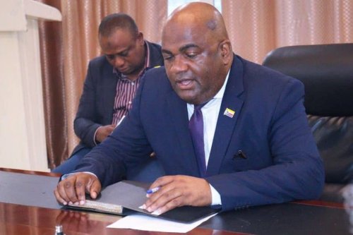 Projet de base militaire à Mayotte, une annonce qui crispe Moroni