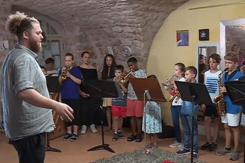 A Grasse, des élèves d'une classe à "horaires aménagés musique" incertains de pouvoir poursuivre leur passion