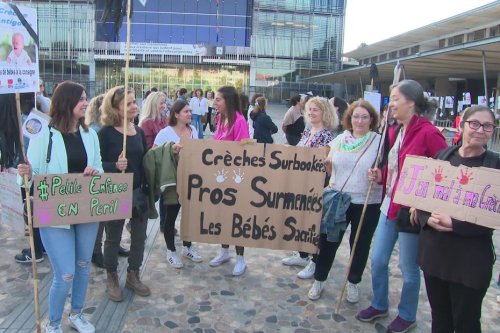 "Les bébés ne sont pas des sardines" : près de 300 personnes mobilisées à Montpellier contre la dégradation de l'accueil en crèche